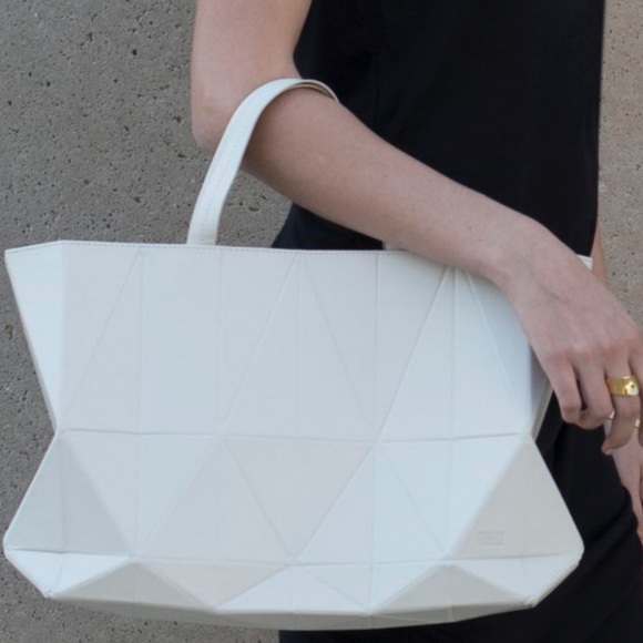 1 LEFT White Finell Axis Bag - Picture 2 of 11